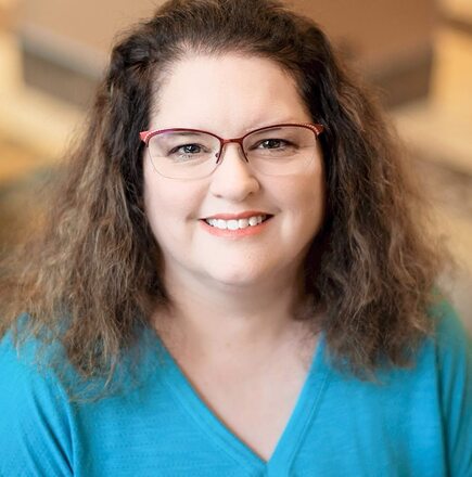Author headshot of Erica Vetsch